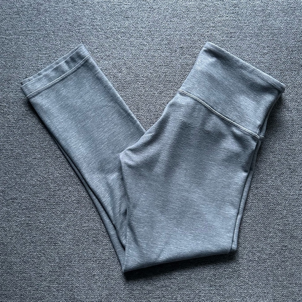 Lululemon Gray Cropped Capri Align Leggings Size 2 - Picture 5 of 6